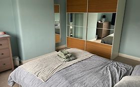 Quiet Double Bedroom With Garden View, Breakfast