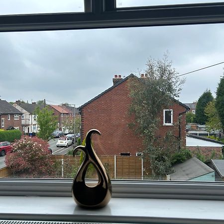 Quiet Double Bedroom With Garden View, Breakfast Hazel Grove Exterior photo