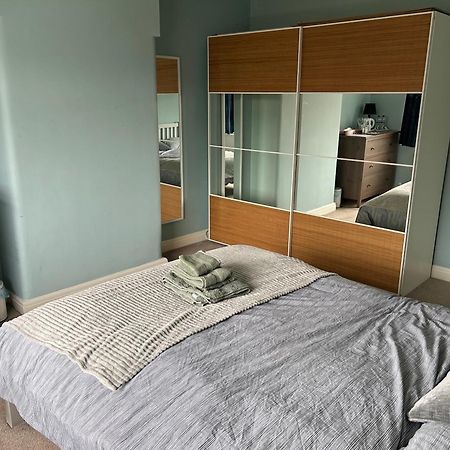 Quiet Double Bedroom With Garden View, Breakfast Hazel Grove Exterior photo
