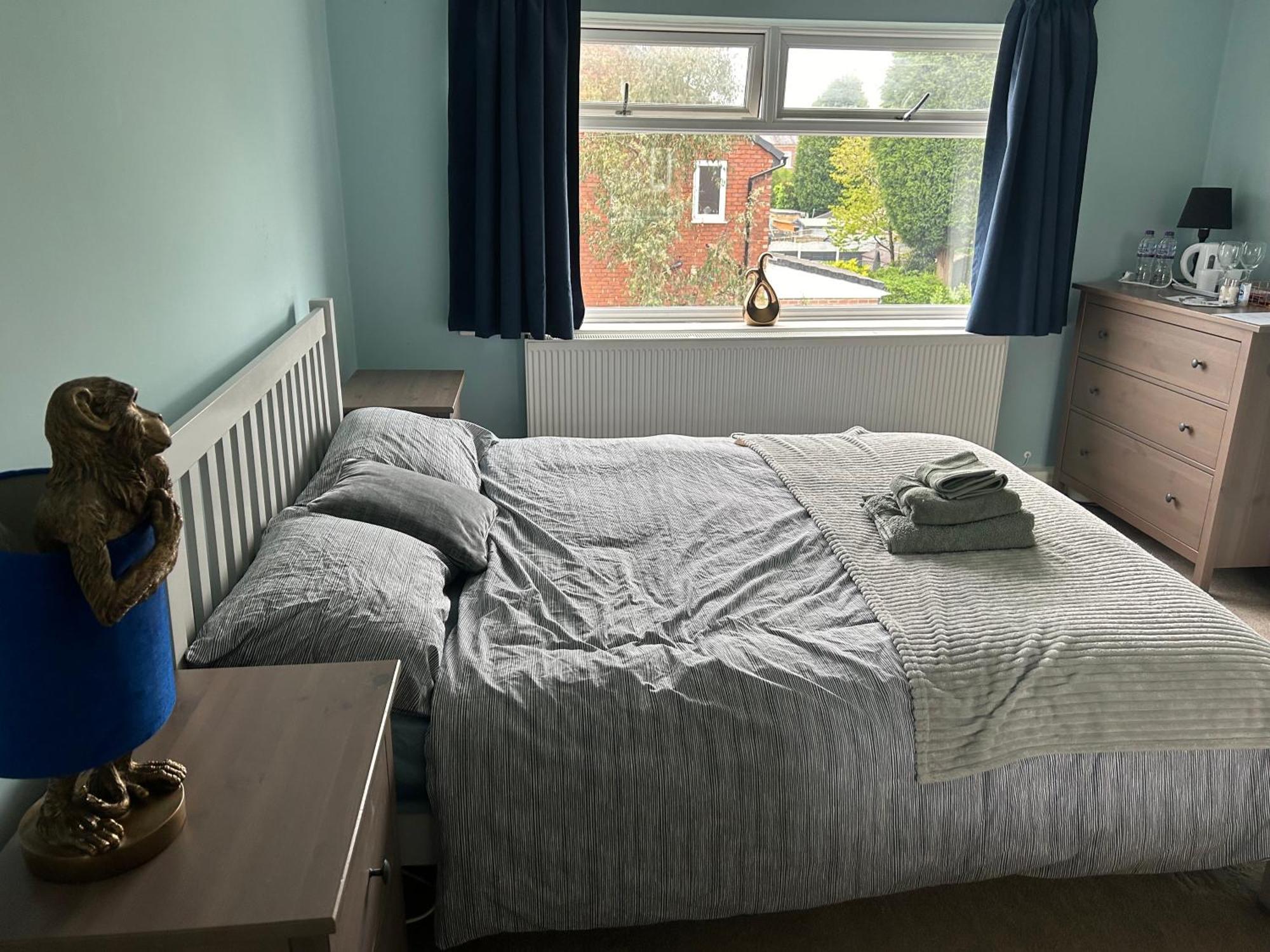 Quiet Double Bedroom With Garden View, Breakfast Hazel Grove Exterior photo